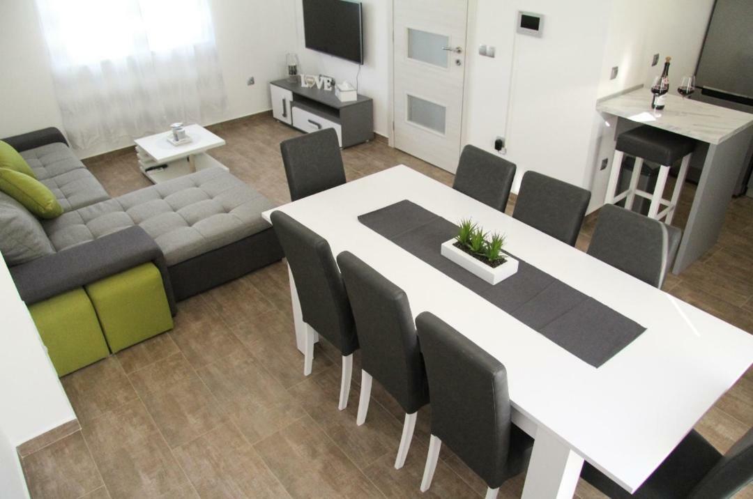 Apartman Ivana Biograd Na Moru Buitenkant foto
